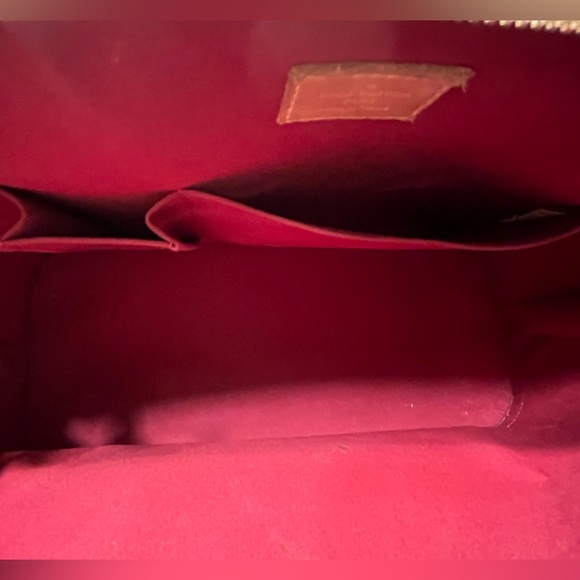 LOUIS VUITTON Pomme d'Amour Monogram Vernis Alma GM Bag - Picture 4 of 7